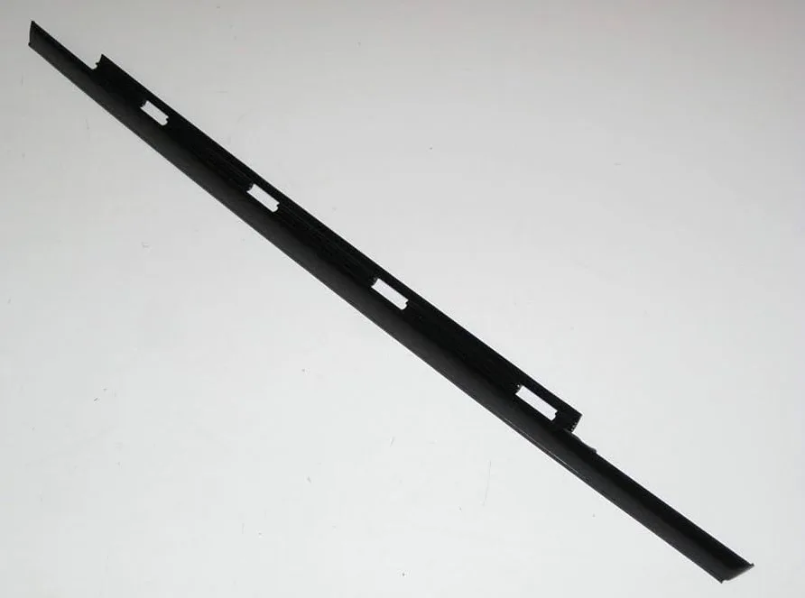 BMW Kaplama Cam Çerçevesi Kapı Arka Sağ 51348257686