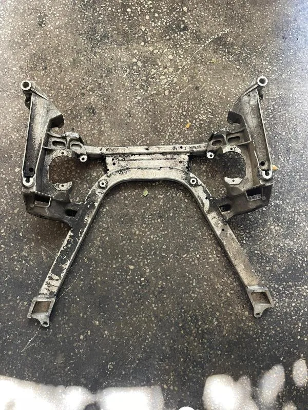 Bmw Çıkma Travers/Beşik E65 E66 Ön
