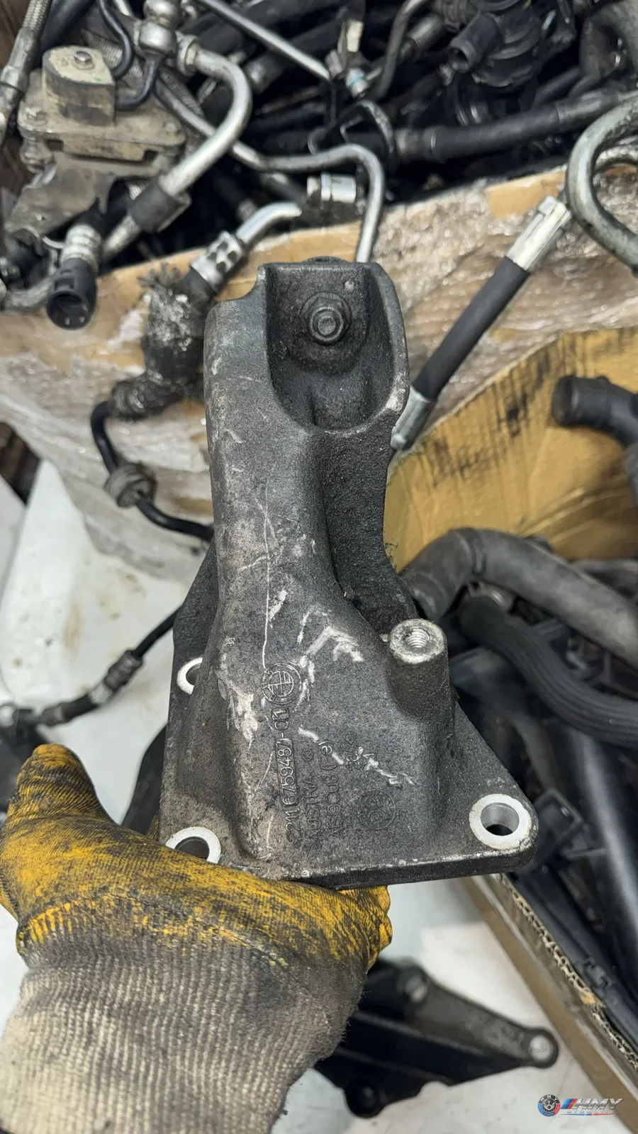 BMW Orijinal Çıkma 3 Serisi E46 - N42 Bağlantı Parçası/Motor Kulağı Sol 75163280Aab, A728G825 22116759487