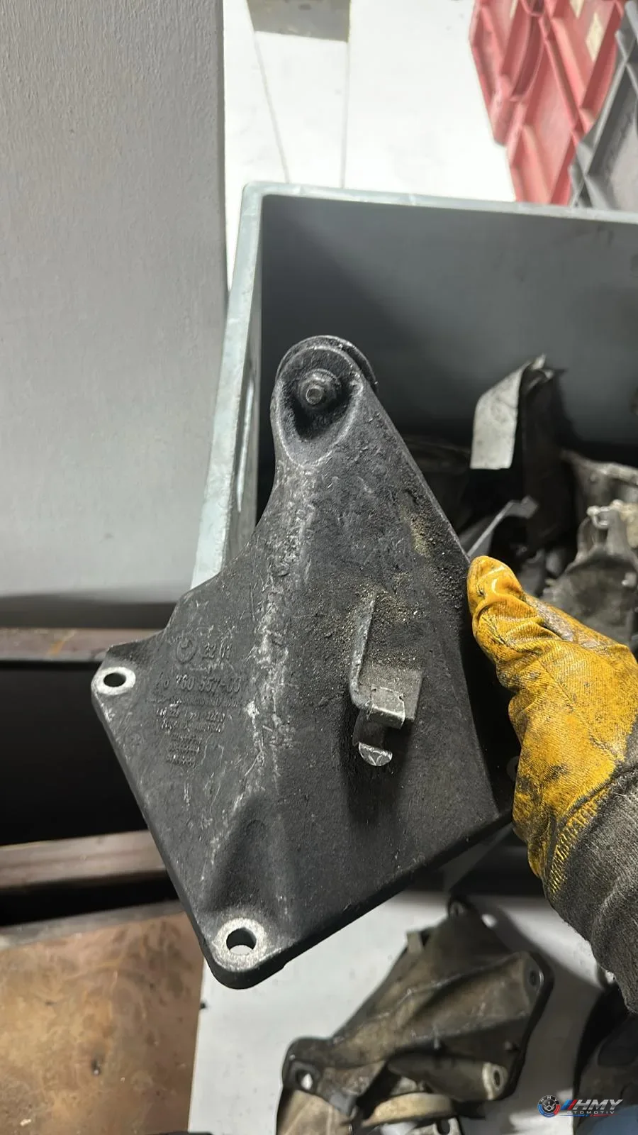 BMW Orijinal Çıkma 3 Serisi E46 - Bağlantı Parçası/Motor Kulağı 22116760557