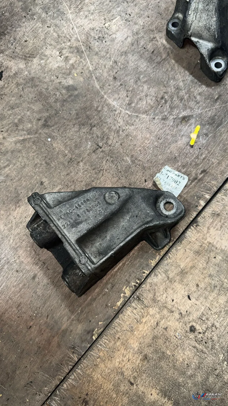BMW Orijinal Çıkma F20 F21 F30 F31 F35 - Bağlantı Parçası/Motor Kulağı 22116788608
