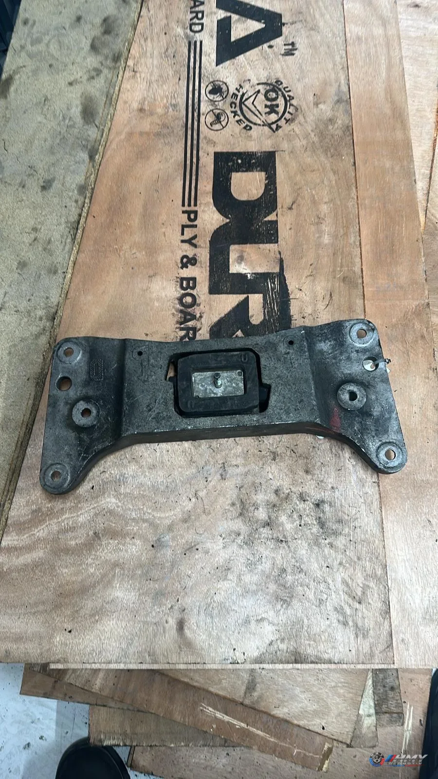 BMW Orijinal Çıkma 5 Serisi F10 F11 - Bağlantı Parçası/Motor Kulağı 22326858029