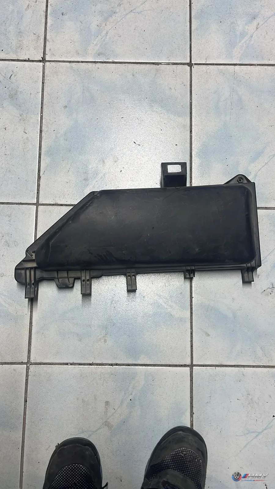 BMW Orijinal Çıkma E60 E61 E63 E64 - M47 M54 M57 N43 N46 N47 N52 N53 N62 S85 Hava Filtresi Kutusu Kapağı 64316913504