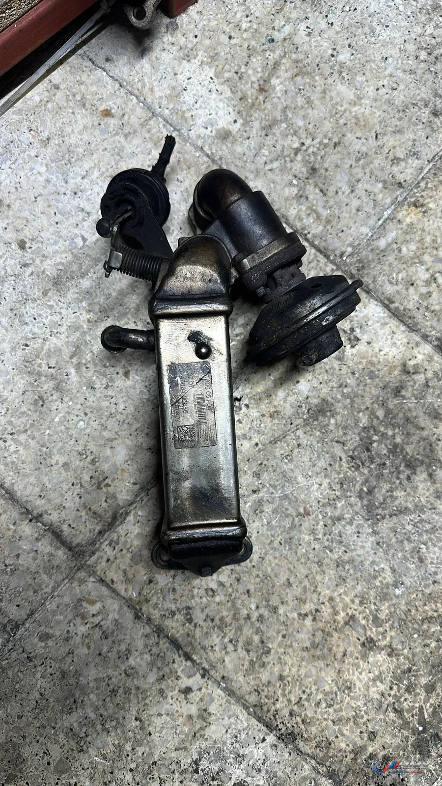 BMW Orijinal Çıkma EGR Soğutucu 7809051