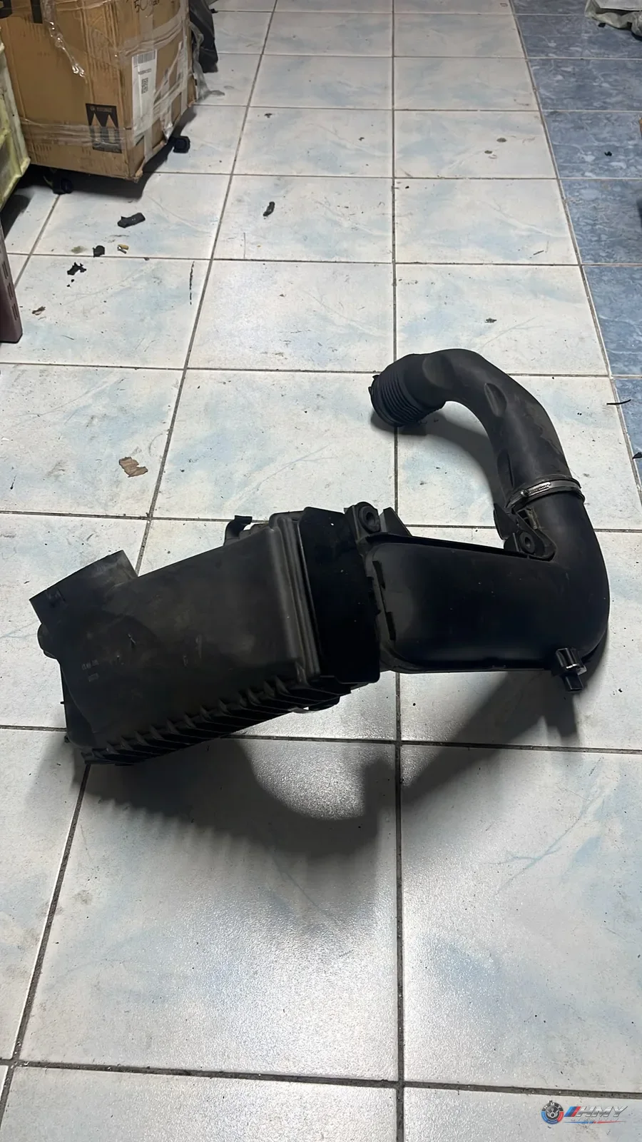 BMW Orijinal Çıkma F01 F02 F06 F07 F10 F11 - N57 Hava Filtresi Kutusu ve Hava Giriş Borusu 13718507565