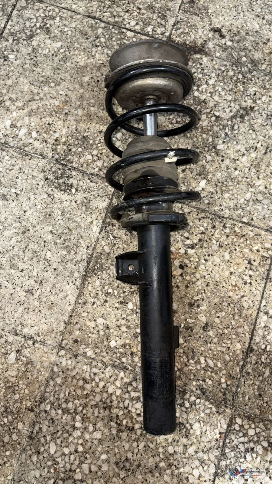 BMW Orijinal Çıkma 3 Serisi E90 E91 E92 E93 - M47 M57 N43 N45 N46 N47 N52 N53 N54 N57 Amortisör Kovanı Ön Sağ 31316786010